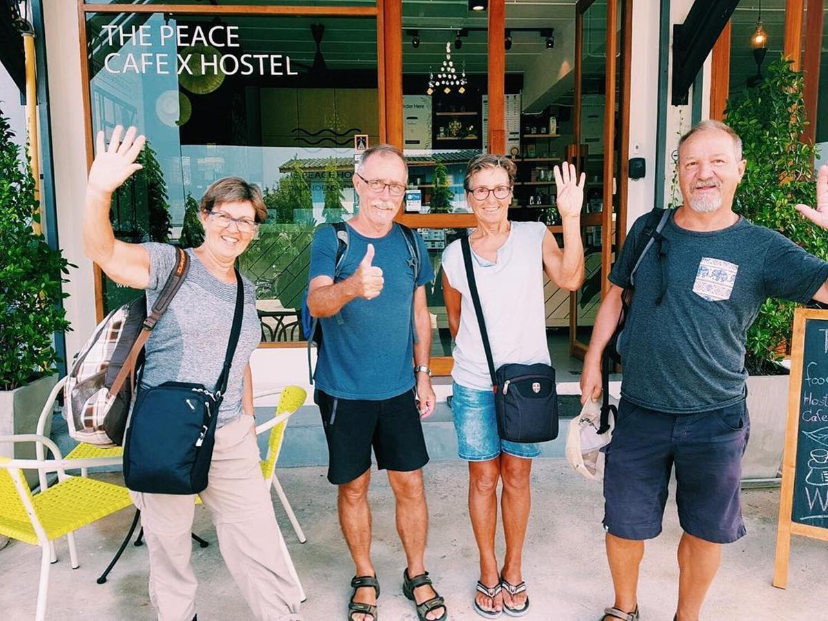 The Peace Vandrarhem Damnoen Saduak Exteriör bild